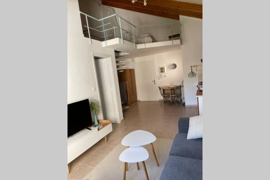 Attic Studio Stay Kalamata Luaran gambar